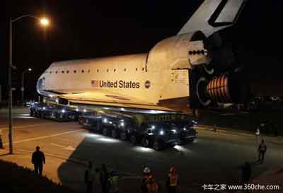 38米龐然大物咋回家 看自行模塊化拖車