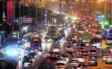 大件設(shè)備運輸:百臺營運車輛保旅游節(jié)安全運輸